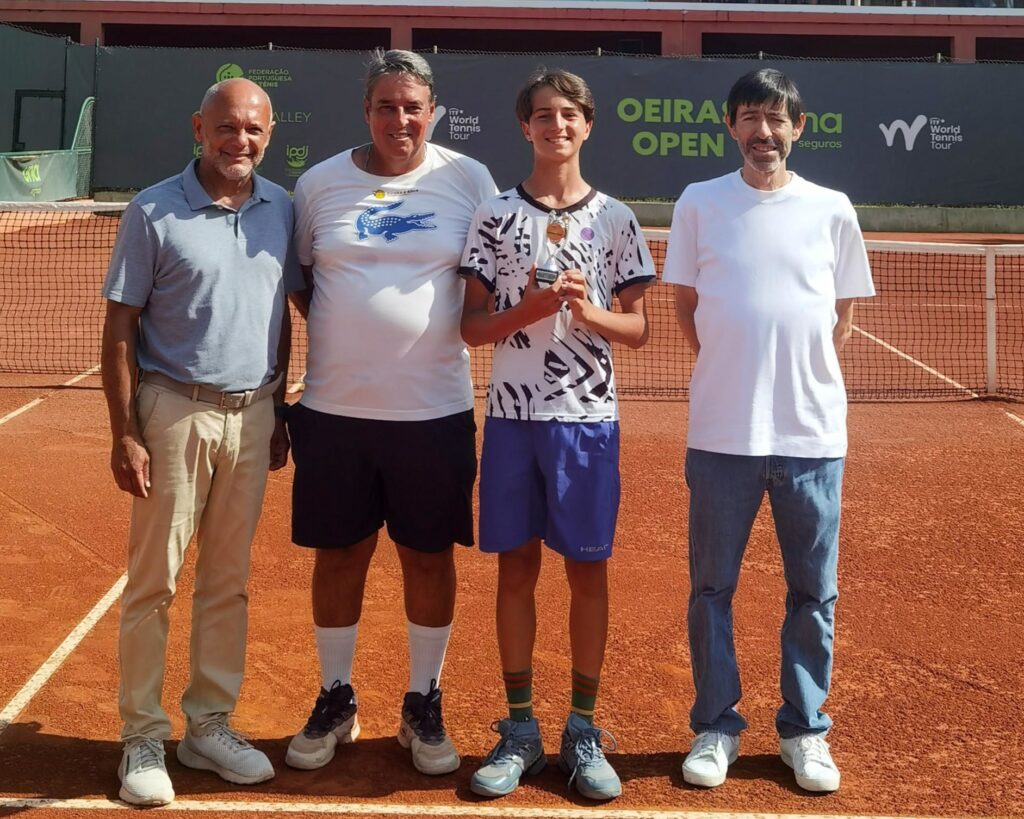 Jovens talentos brilham no CETO – Tiago Sousa 2025 em Oeiras 2 campeao singulares masculinos 1